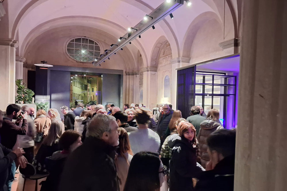 Vernissage Connettendo luce e materia – Marenco Club, Bologna